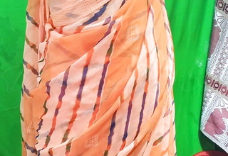 Indian Hot Bhabhi 🥵 saree settlement - in hindi video