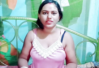 Hot desi indian girl bigg big in the room