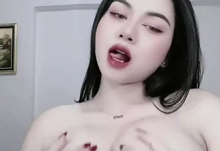 Indonesian makeup artists, pensile bonuses