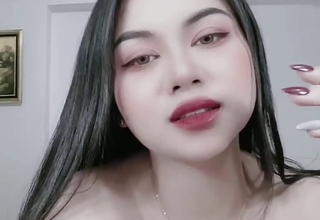 Indonesian makeup artists, pensile bonuses