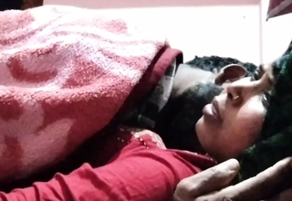 Andheri Raat Mein Mousi Jaan Ko Chumi Leke Choda