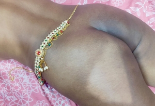 Indian sexy bhabhi ass gaand massage unconnected with her lover