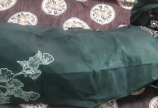 Ramu ne soyi hui malkin ko choda