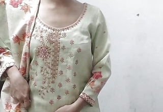 Desi jwan larki ki sadi se pahle hello sil tor diya