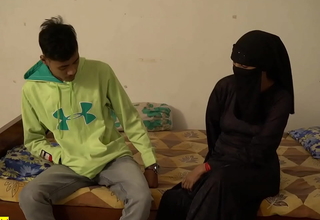 Indian Hijab girl dating coition regarding Husband friend! Fuck my fit together