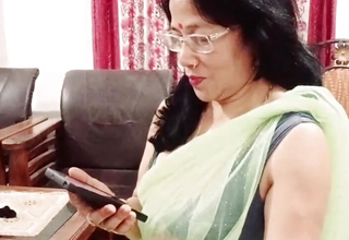 Telugu aunty full romance with her car driver in open-air Agent Bathroom