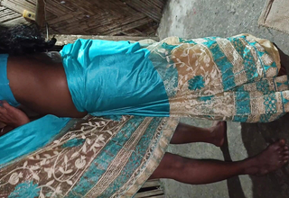 Desi hot saree chulbuli bhabhi shacking up with lover midnight