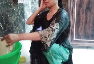 Muslim girl ko paise dekar bathroom me jabar dasti choda