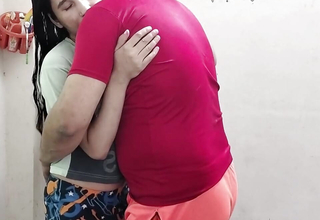 School bird ko guest-house me jabar dasti pel diya