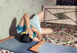 Bhabhi ko raat me jor se chudhai in house Hindi audio.