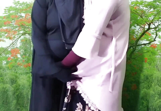 Desi boyfriend seduce her friend's wife for the performed night