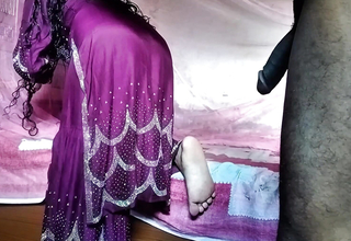 Desi woman Tasneem fucked her boyfriend for the first time