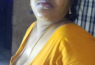 My stepaunt Prema came to my house after a long time. When she without prompting me to lick her pussy, I trained it and took water like hers.