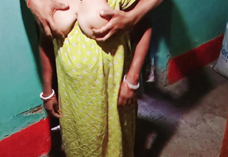 Indian bhabhi making out