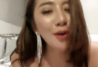 Masturbate exposed to video call slurps girl