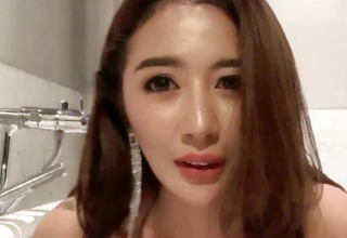 Indonesian slut masturbate after photoshoot