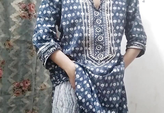 Indian muslim unsubtle ko paise dekar jabar dasti pela