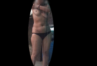 Today my stepsister is taking a bath in the rain wearing tights, looks unmitigatedly beautiful, I shot restricted to it.