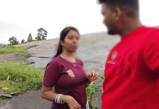 Devar apni bhabhi ko lekar ghumne a gaya hai- devar bhabhi sexy video xxx - devar apni bhabhi ki gand me aapna bada land dal deta he .