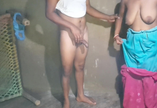 Desi Local Neighbourhood pub Bhabhi tight pussy