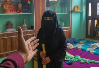 Indian Daughter In-law Pakistani Aunty Romantic Video At the end of one's tether -Snapchat143