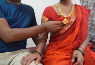 Indian cram ne apne ghar up to scratch bulakar sex kiya tusion ladake se