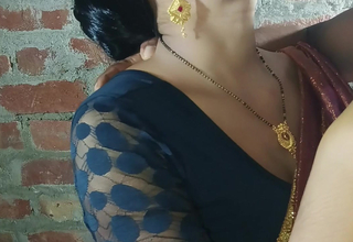 I kissed my friend's hot wife so much that her vagina became wet and this babe said yes to sex.