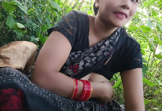 Shire girl ki chudai outdoor jungle mein