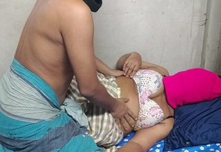 Desi neighbourhood pub wife With husband chuple beeswax first time