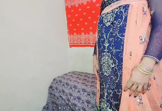 Bangladeshi Bhabi Screwed With House Worker At Room.