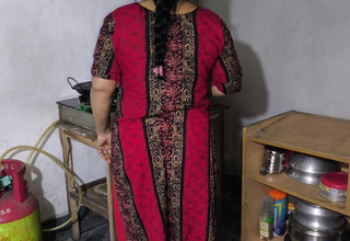 My aunty was cooking so I hugged her and started gender her nearly the ass.