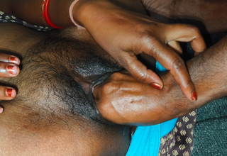 Chudakar bhabhi ke gulabi bur me devar ne pura hanth gusa diya.padosi aunty ko stepuncle ne pel diya.desi hindi viral xxx sex vi