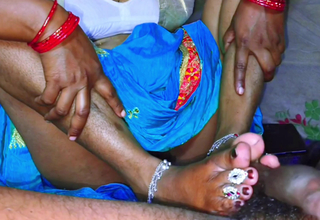 Securities exchange driver ne apne wife ko raat me rasili chut chud ke pani nikal diya.xhmaster Hindi viral xxx sexy viral videos.bhojpuri sex
