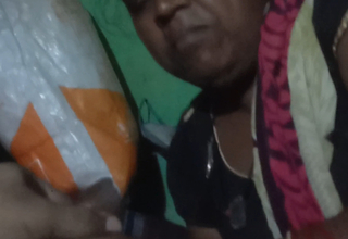 Desi real indian aunty enticed and fucked