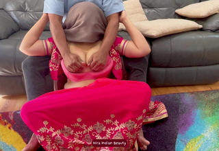 Hijabi Wife in Saree Enjoys Kissing, Nipple Play, Boobs Press, Indiscretion Gender together with Deep Throat Fellatio