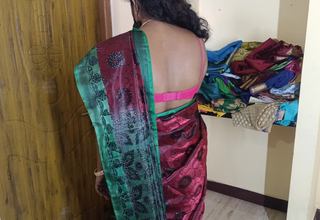 Housewife saree showing