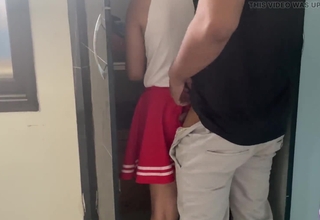 Papa ke Dost Ne Muje Ghar par Akela Dekh Pehle Seduce Kiya aur Piche Se Pakad kar Chod  Diya