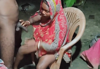 Housewife ki chudai ki chair per baitha kar