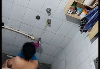 Spying on Indian aunty bathing fixing 3