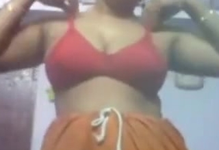 Indian aunty dress change selfie, nude body shown for her tweak