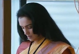 100 Degree Celsius Malayalam Movie - Shwetha Menon acquires a blackmail call