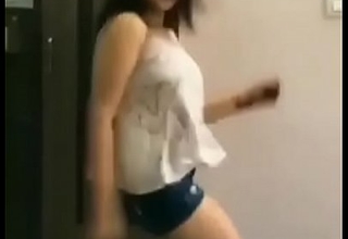 Indian Girl Dance. What is her name? FB or Instagram account Link?