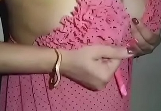 Deshi girlfriend showing boobs to boy friend