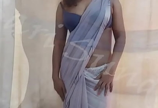 sari without half-top wearing