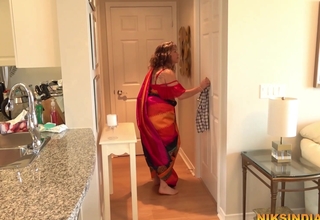 Old Irish colleen Far Saree Fucked By Young Dude - Sex Movies Featuring Niks Indian