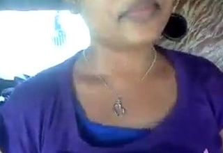 desi low-spirited gf show boobs and pussy to bf in tuk-tuk -video