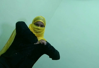 Hijab woman want bullwhips style by dever