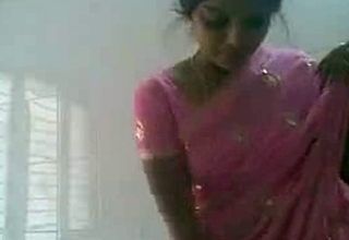 Hot Indian dressing unreliably acquires drilled