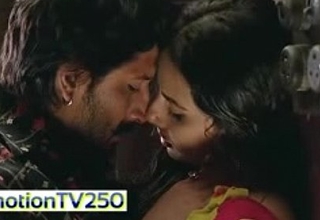 Vidya Balan Kissing Arshad Varshi