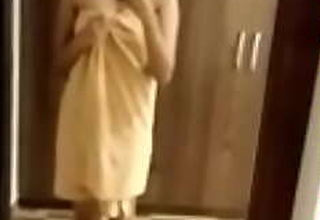 Desi Punjabi girl taking off towel - free CameraGirl chat